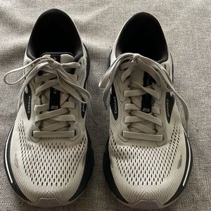 Brooks Athletic Shoes in Gray and Black
